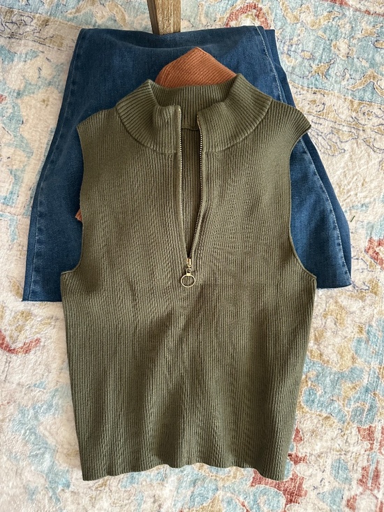 Bell bottoms and tops - Picture 3 of 3